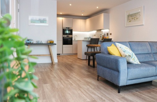Constantine Bay Apartment | Luxury sea view apartment close to Constantine Bay.