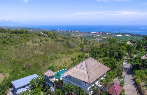 Temukus Villa | Luxury Sea View Villa, 5* Service & Infinity Pool