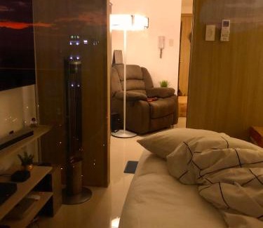 Barangay 76 Apartment | Luxury Seaside Sunset View at SM Mall of Asia with free parking