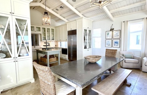 Seaside Condo | Luxury Seaside, FL Penthouse With Gulf Views! + 2 Adult Bikes!