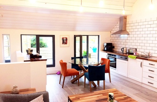 Killorglin Apartment | Luxury Self Catering Loft Apartment and Roof Garden in the heart of Killorglin