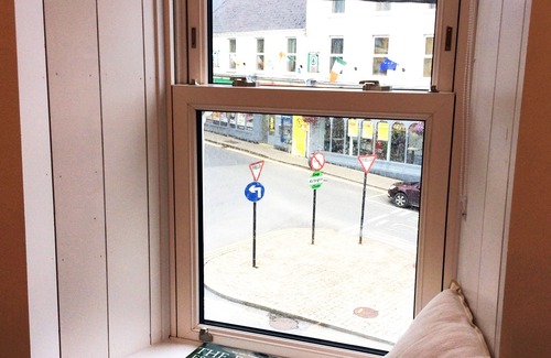 Killorglin Apartment | Luxury Self Catering Loft Apartment and Roof Garden in the heart of Killorglin