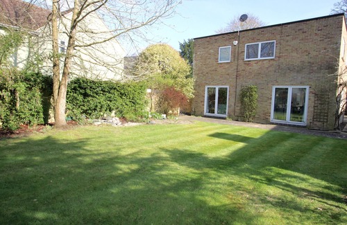 Great Shelford House | Luxury Self Catering 3 bedroom holiday house in Cambridge.