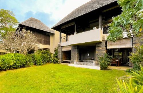 Grand River South East Villa | Luxury Serviced Private Villa with Pool & Golf Ile aux Cerfs