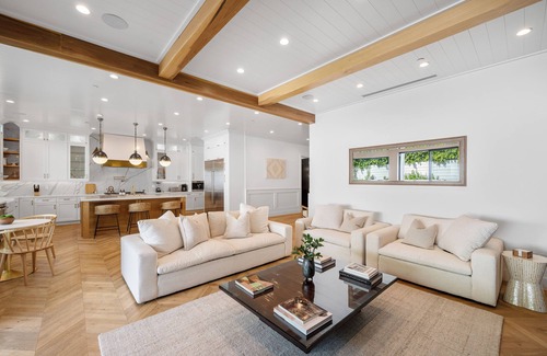 Melrose House | Luxury Sierra Villa - 6bdr+, pool/theatre room