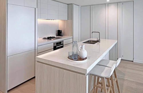 Broadbeach Apartment | Luxury Signature Stay Ocean Views 2BR Lvl14