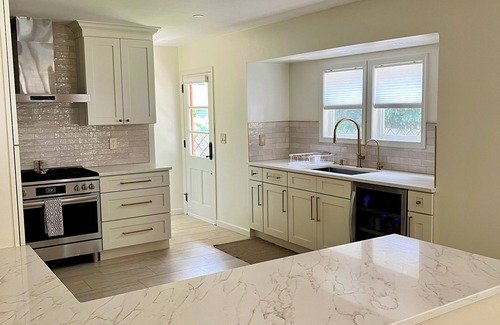 Pompton Lakes House | Luxury Single-Family Home – 3BR/2BA with Spacious Yard and Ample Parking