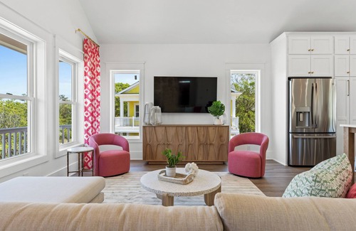 Tranquil Harbour House | Luxury Single Home, 5/5, Private heated pool and close beach access
