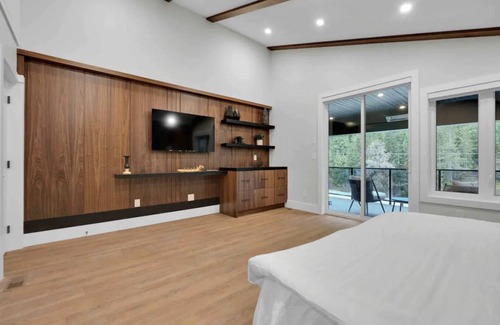 Hemlock Valley House | Luxury Ski Retreat in Hemlock