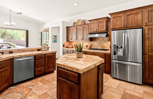 Cave Creek House | Luxury Sonoran Nights,Walk to Cave Creek, Heated Pool/Hot Tub, Backs Black Mtn