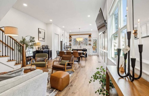 East Hill House | Luxury Spa Retreat | Sauna, Hot Tub & Fire Pit