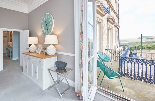 Saltburn-by-the-Sea Apartment | Luxury spacious seaside first floor apartment with balcony and superb views