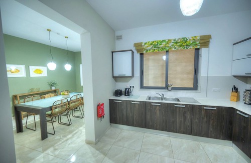 Sliema Apartment | Luxury & spacious 3 bedroom seafront, balcony YHAI1-1