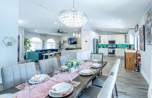 Country Walk House | Luxury & Spacious/Large pool/BBQ/Game room/Pool