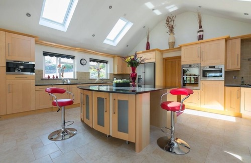 Newquay House | Luxury spacious sea front house with indoor swimming pool
