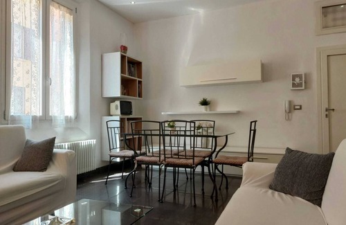 Bolognina Apartment | LUXURY STATION APARTMENT