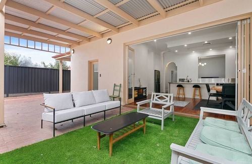 Thebarton House | Luxury Stay 5 Mins From CBD - 3Bdrm, 2Bthrm