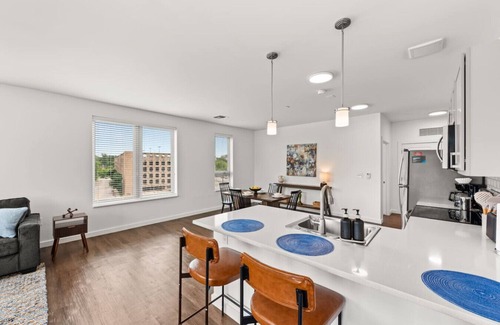Hough Apartment | Luxury Stay Near Cleveland Clinic & Attractions