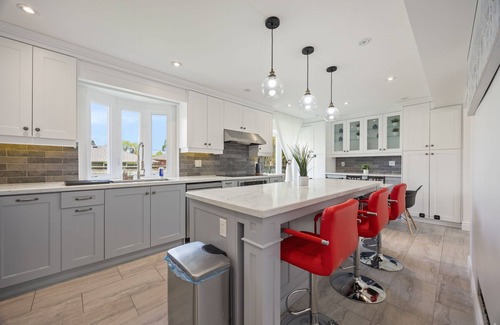 Pickering House | Luxury Stay W/Chef’s Kitchen