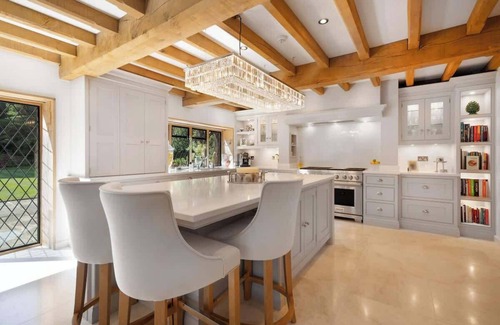 Windlesham House | Luxury Stay w/Pool, Hot Tub, Gym & Garden