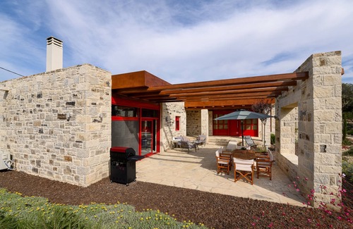 Faistos Villa | Luxury stone house in an olive Grove, surrounded by a beautiful garden