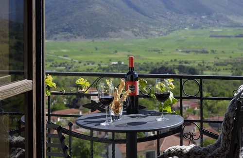 Levidi Villa | LUXURY STONE VILLA IN THE CENTRE OF PELOPONNESE -SUPERIOR SUITE-FAMILY FRIENDLY