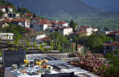 Levidi Villa | LUXURY STONE VILLA IN THE CENTRE OF PELOPONNESE -SUPERIOR SUITE-FAMILY FRIENDLY