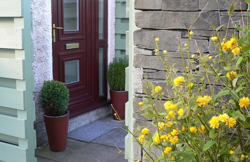 Coniston Apartment | Luxury Studio Apt For 2 In Contemporary Cottage Style
