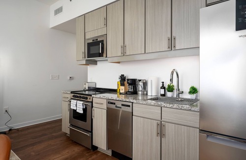 Birmingham Apartment | Luxury Studio in Prime Location l Private Balcony!
