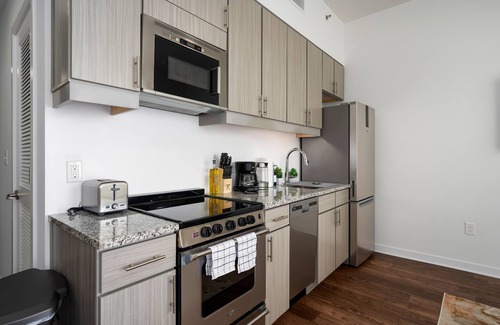Birmingham Apartment | Luxury Studio in Prime Location l Private Balcony!