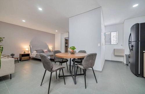 El Tesoro Apartment | Luxury Studio - Tesoro, Provenza, and Parque Lleras