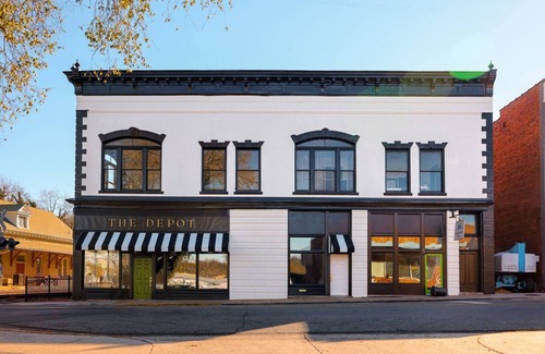 Orange Apartment | Luxury Suite at Grelen's Historic Depot