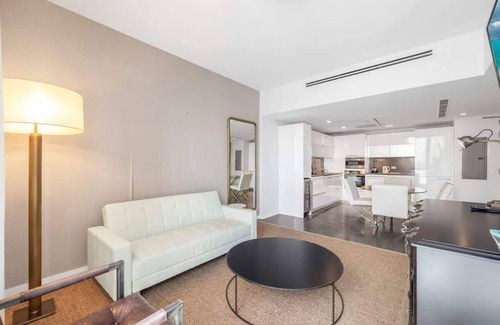 City Center Condo | Luxury Suite @Beach Private Beach Rooftop Pool