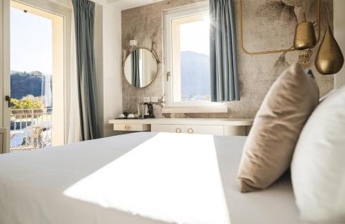 Valmadrera Hotel | LUXURY SUITES ROCOPOM - Lake Front