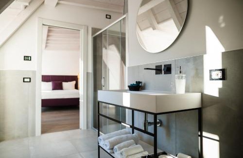Valmadrera Hotel | LUXURY SUITES ROCOPOM - Lake Front