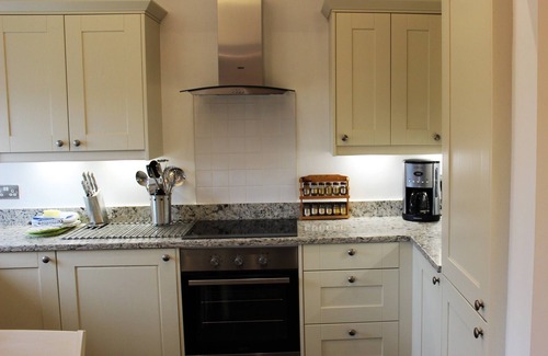 Glyn-Dyfrdwy Cottage | Luxury Swallow Cottage with a Mountain View at Dee Valley Cottages