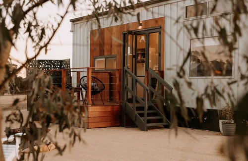 Bellellen House | Luxury tiny house on your own 12 acres close to and with views of the Grampians.