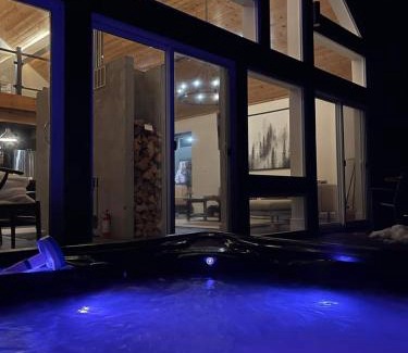 Tobermory House | Luxury Tobermory Retreat Modern Home Hot Tub