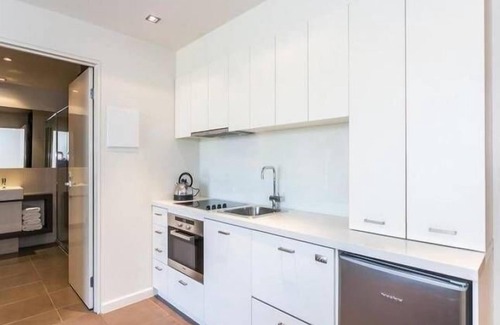 Torquay Resort | LUXURY TORQUAY RESORT "APARTMENT" - Beachside - Perfect Location