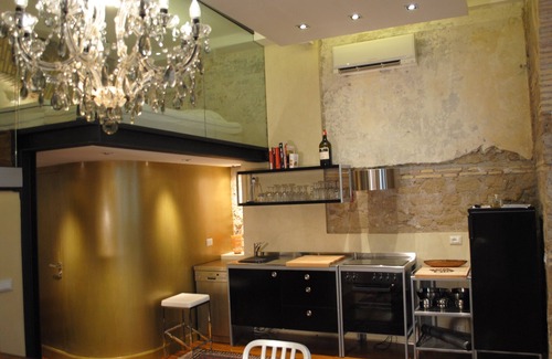 Rione XVIII Castro Pretorio Apartment | Luxury Town Loft. Great bars & restaurants 5 stars reviews