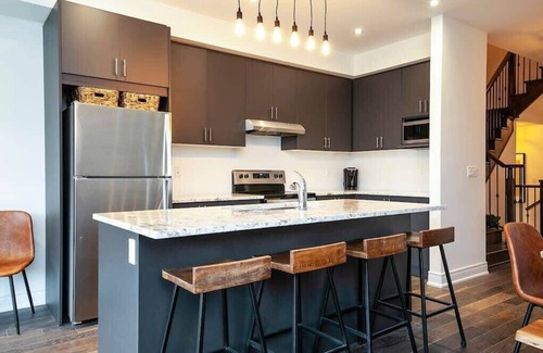 The Blue Mountains House | Luxury Townhome - Outdoor Pool/Shuttle to Blue