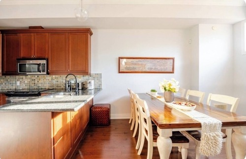 Cabbagetown House | Luxury Townhouse 7 beds 15 guests 5 Star Rate Super Host