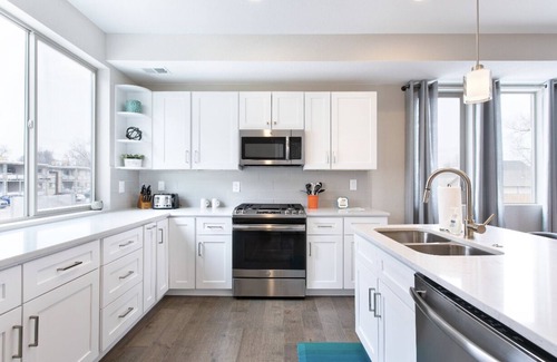 Edgewater House | Luxury Townhouse at Sloans Lake close to Downtown Denver