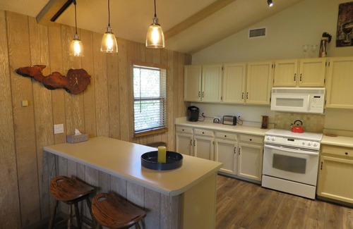 Flagstaff House | Luxury Townhouse near Continental Country Club