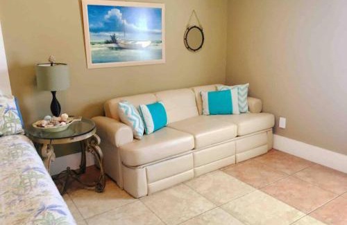 Wilmington Beach Villa | Luxury Townhouse w/Golf Cart & Private Elevator