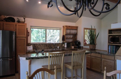 South Snyderville Basin House | Luxury Townhouse with Mountain Views & Private Hot Tub