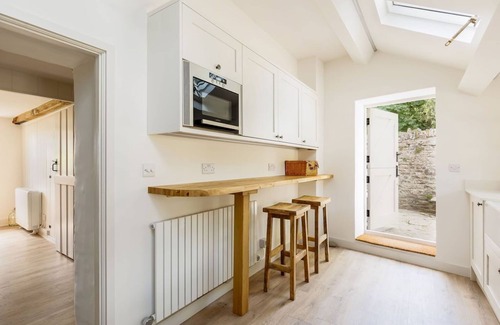 Kingston Cottage | Luxury, traditional cottage in boutique Purbeck village