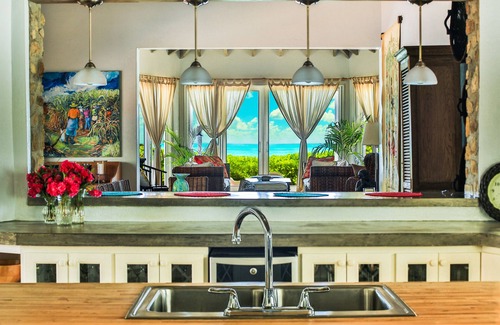 Palm Island House | Luxury Tropical Beachfront, Fully Equipped Home With Stunning Views & Amenities