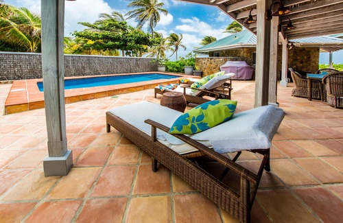 Palm Island House | Luxury Tropical Beachfront, Fully Equipped Home With Stunning Views & Amenities