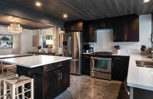 San Carlos Park House | Luxury Tropical Oasis: 4-Bedroom Retreat